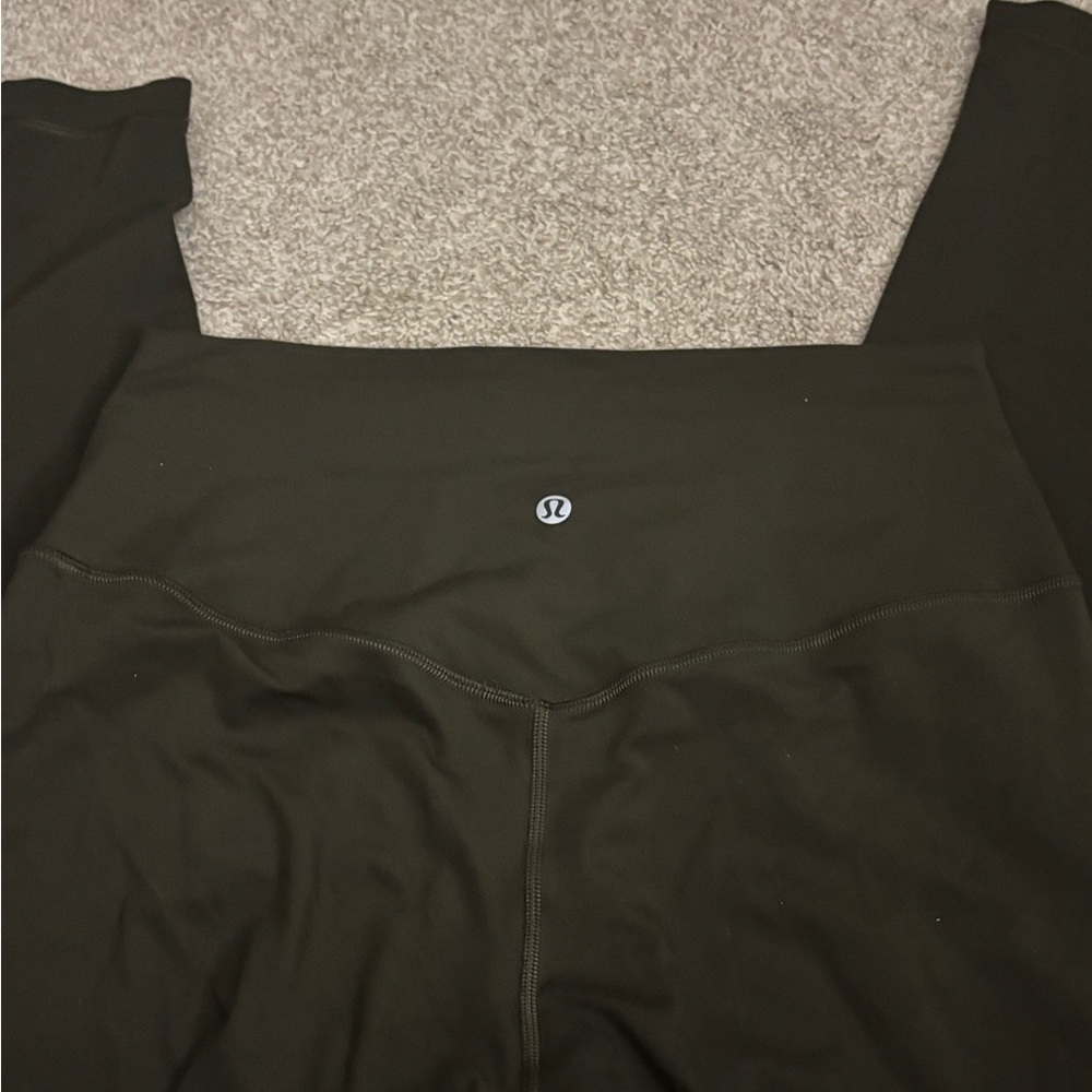 dark green lululemon high rise align leggings💚